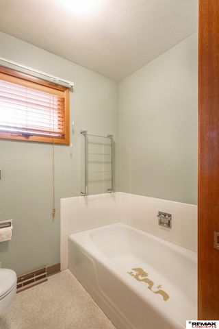 708 Driftwood Drive, Lincoln, NE 68510