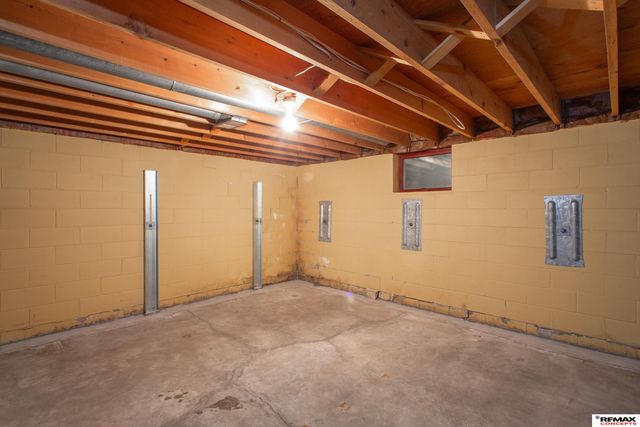708 Driftwood Drive, Lincoln, NE 68510