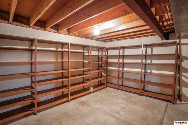 708 Driftwood Drive, Lincoln, NE 68510