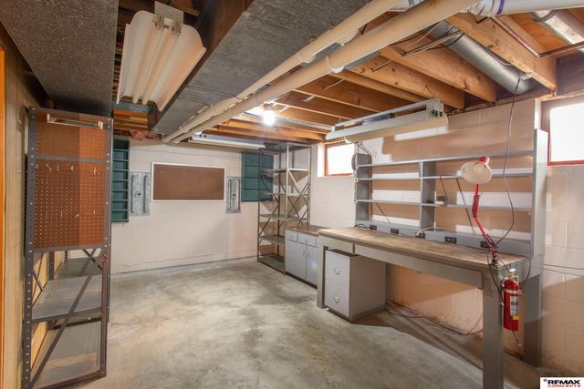 708 Driftwood Drive, Lincoln, NE 68510