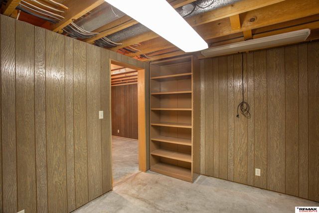 708 Driftwood Drive, Lincoln, NE 68510