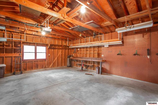 708 Driftwood Drive, Lincoln, NE 68510