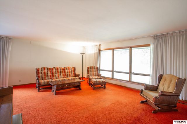 708 Driftwood Drive, Lincoln, NE 68510