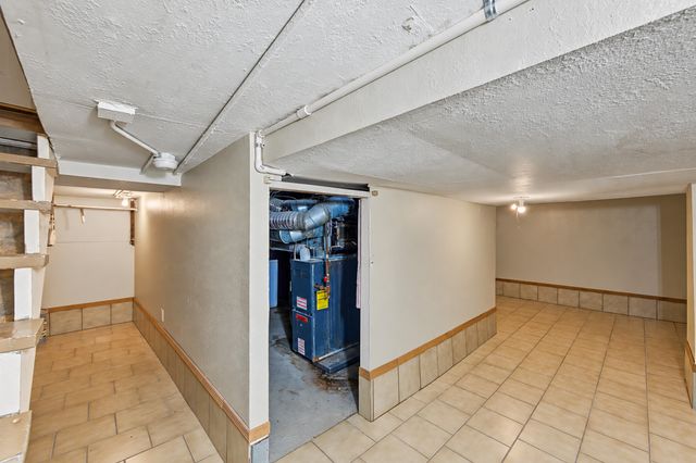 3919 69th Street, Urbandale, IA 50322