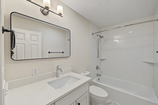 3919 69th Street, Urbandale, IA 50322