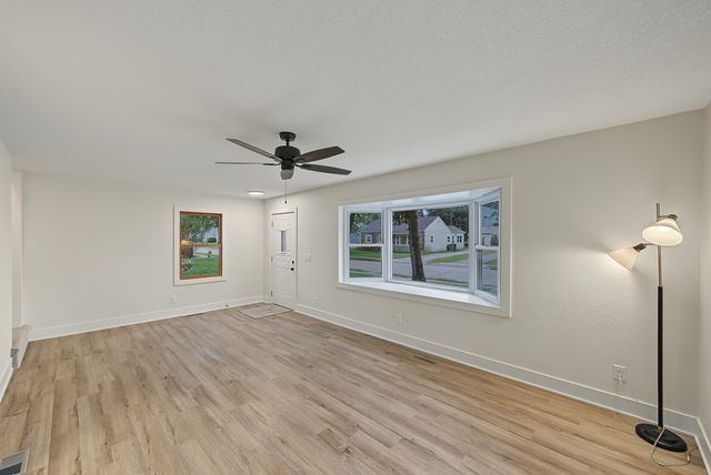 3919 69th Street, Urbandale, IA 50322
