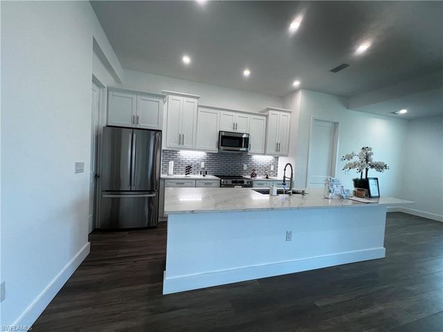 2803 44th ST SW, Lehigh Acres, FL 33976