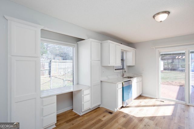 208 Windfield Drive, Woodstock, GA 30188