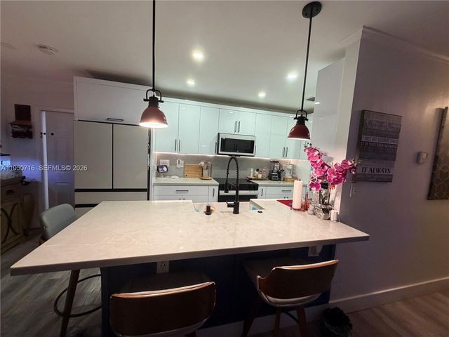 1011 NE 212th Ter, Miami, FL 33179