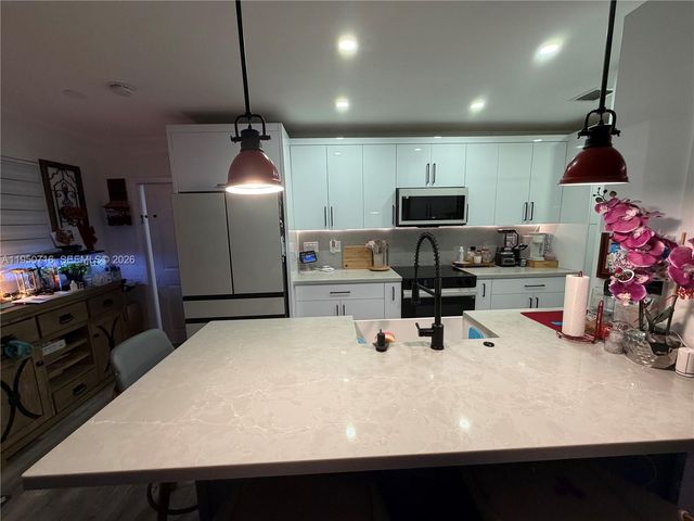 1011 NE 212th Ter, Miami, FL 33179