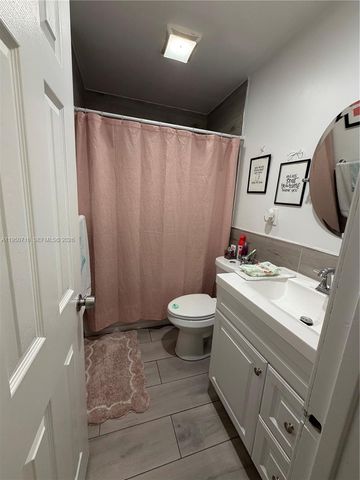 1011 NE 212th Ter, Miami, FL 33179