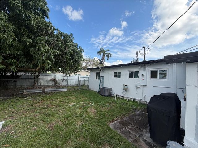 1011 NE 212th Ter, Miami, FL 33179