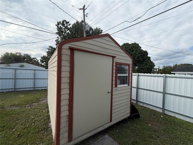 1011 NE 212th Ter, Miami, FL 33179