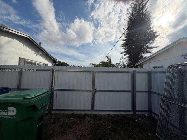 1011 NE 212th Ter, Miami, FL 33179