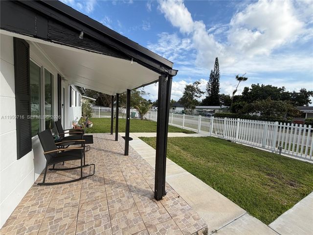 1011 NE 212th Ter, Miami, FL 33179