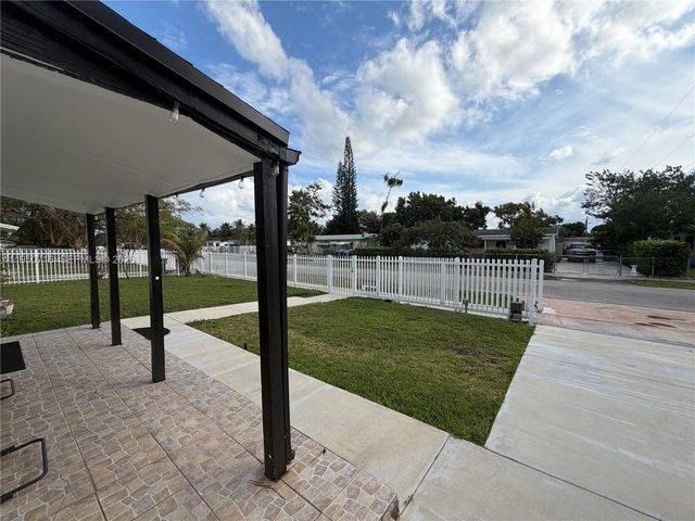 1011 NE 212th Ter, Miami, FL 33179