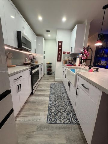 1011 NE 212th Ter, Miami, FL 33179