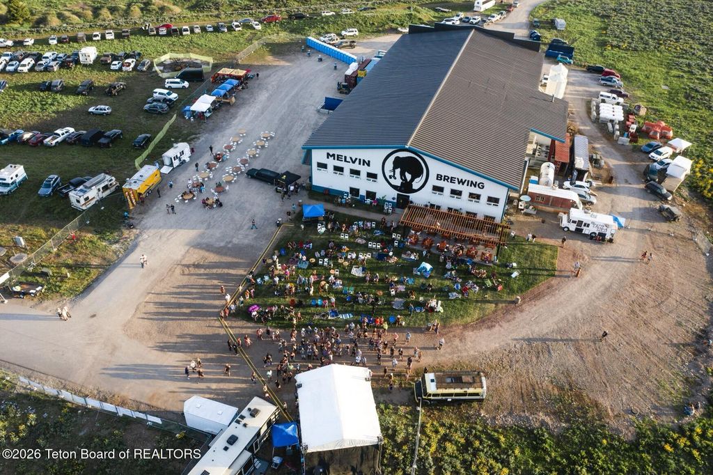 624 COUNTY ROAD 101, Alpine, WY 83128 photo 3