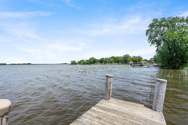 5660 W Reighmoor ROAD, Omro, WI 54963
