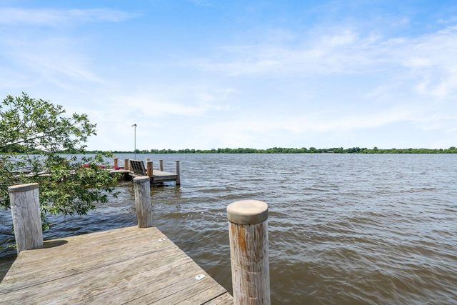 5660 W Reighmoor ROAD, Omro, WI 54963