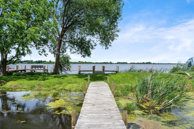 5660 W Reighmoor ROAD, Omro, WI 54963