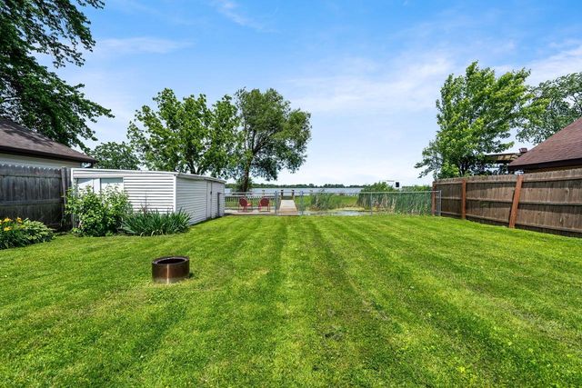 5660 W Reighmoor ROAD, Omro, WI 54963