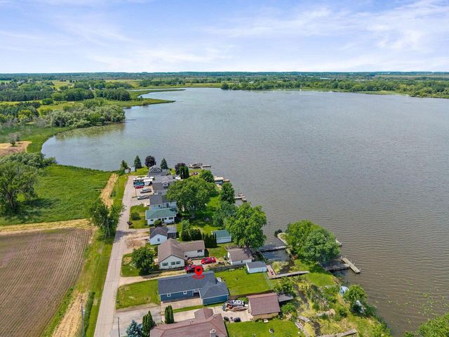 5660 W Reighmoor ROAD, Omro, WI 54963