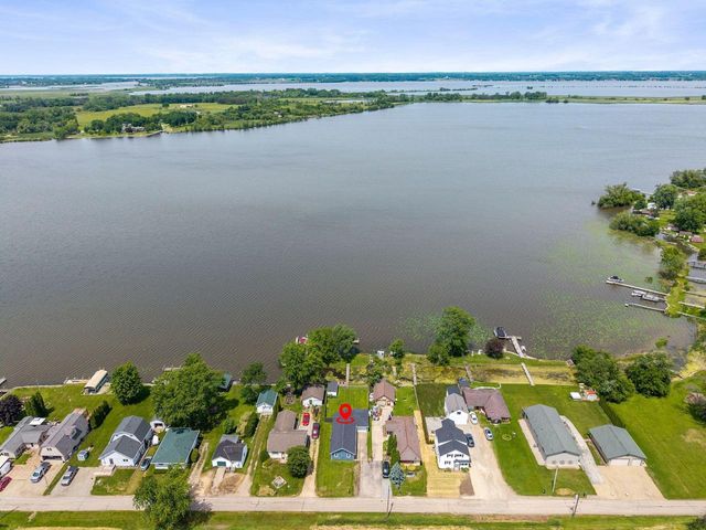5660 W Reighmoor ROAD, Omro, WI 54963