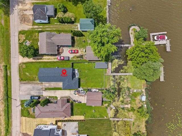 5660 W Reighmoor ROAD, Omro, WI 54963