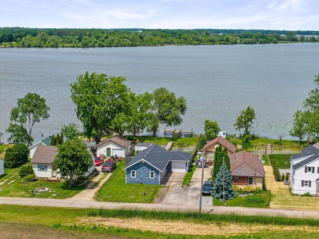 5660 W Reighmoor ROAD, Omro, WI 54963