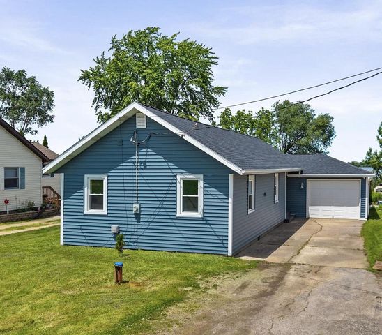 5660 W Reighmoor ROAD, Omro, WI 54963