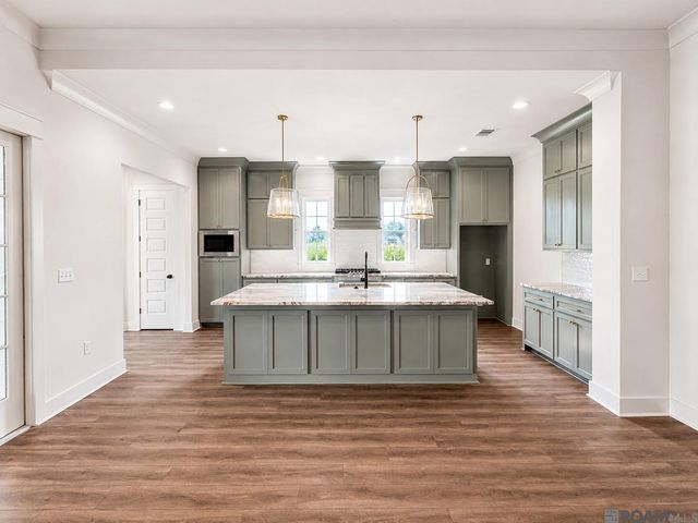 4432 Camargue Avenue, Baton Rouge, LA 70820