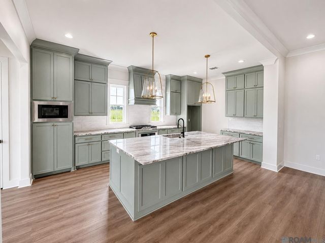 4432 Camargue Avenue, Baton Rouge, LA 70820