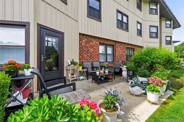 18 Hastings Court B, Yorktown Heights, NY 10598
