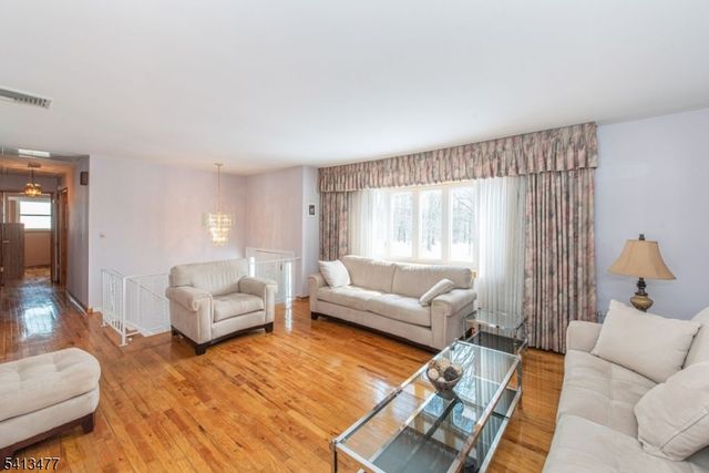 4 Brookside Ct, Parsippany-troy Hills Twp., NJ 07054