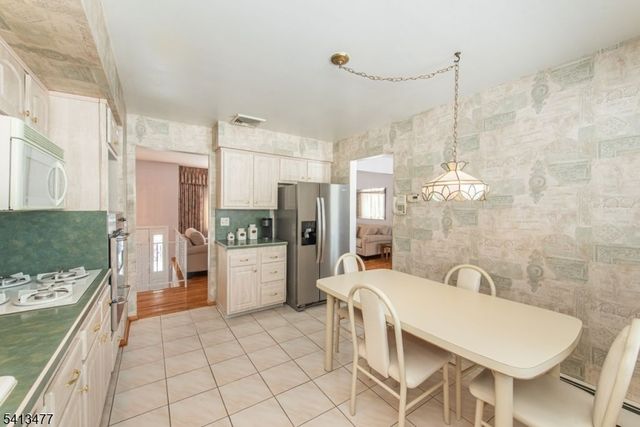 4 Brookside Ct, Parsippany-troy Hills Twp., NJ 07054