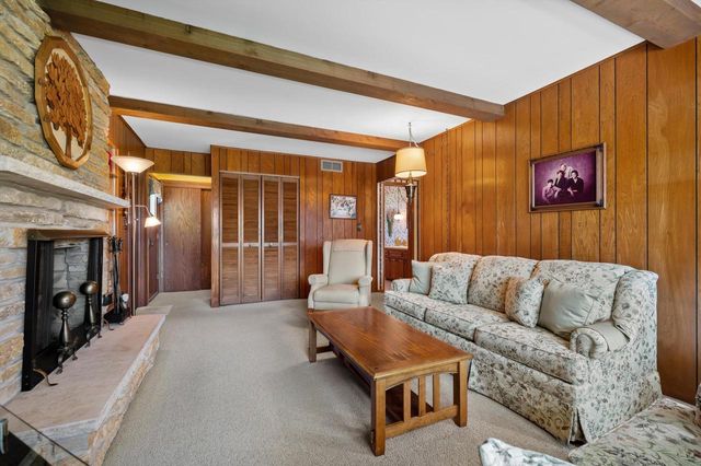 7245 N Wayside COURT, Glendale, WI 53209