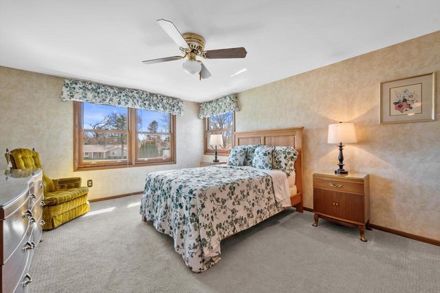 7245 N Wayside COURT, Glendale, WI 53209