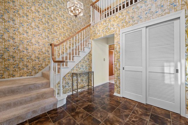 7245 N Wayside COURT, Glendale, WI 53209