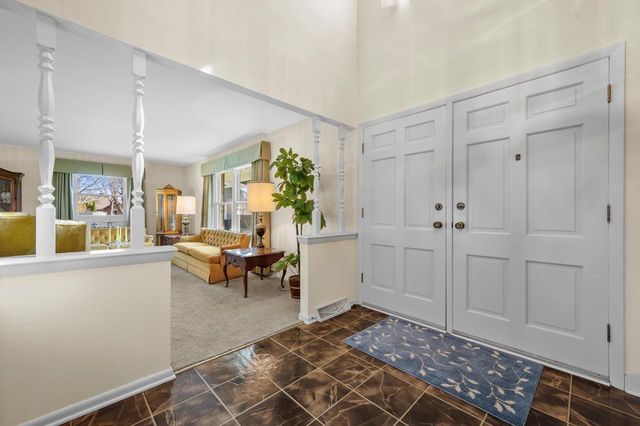 7245 N Wayside COURT, Glendale, WI 53209