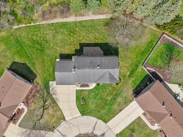7245 N Wayside COURT, Glendale, WI 53209