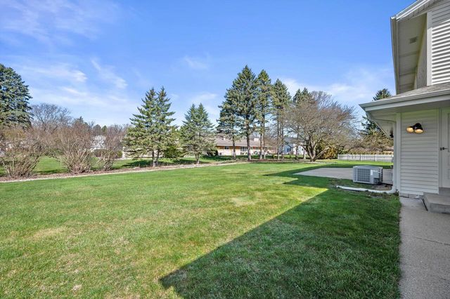 7245 N Wayside COURT, Glendale, WI 53209