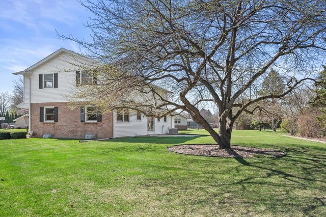 7245 N Wayside COURT, Glendale, WI 53209