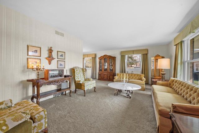 7245 N Wayside COURT, Glendale, WI 53209