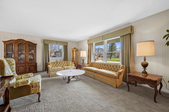 7245 N Wayside COURT, Glendale, WI 53209