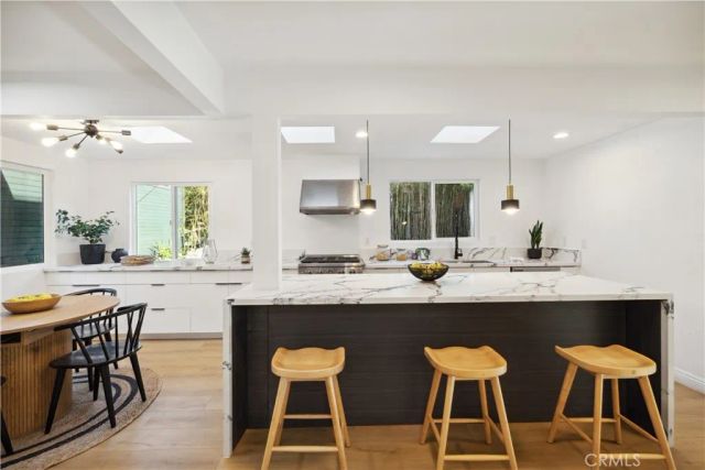 1290 E Woodbury, Pasadena, CA 91104