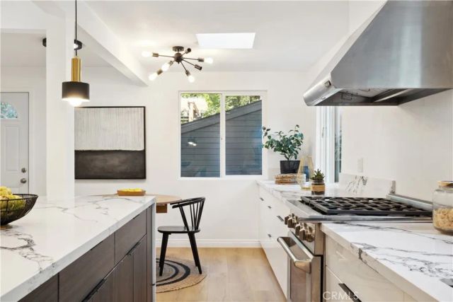 1290 E Woodbury, Pasadena, CA 91104