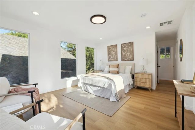 1290 E Woodbury, Pasadena, CA 91104