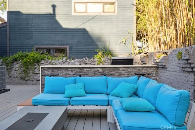 1290 E Woodbury, Pasadena, CA 91104