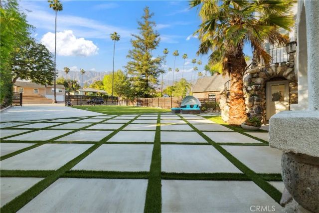 1290 E Woodbury, Pasadena, CA 91104